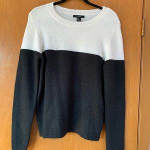 Black and white long sleeve large